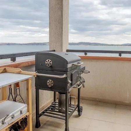 Lovely 3bd Flat With Parking And Sea View By Flаt Manаger Apartament Cernomoreț