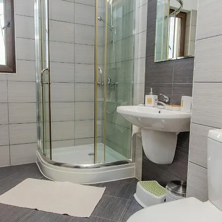 Lovely 3bd Flat With Parking And Sea View By Flаt Manаger 公寓