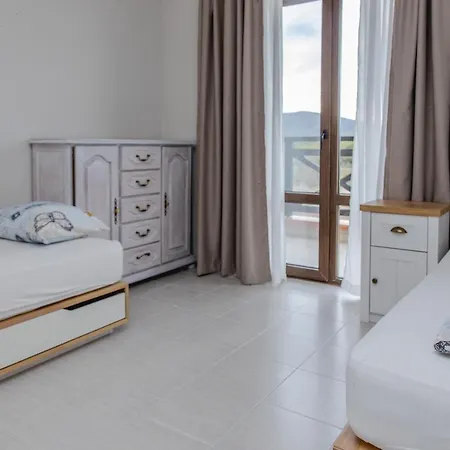 Lovely 3bd Flat With Parking And Sea View By Flаt Manаger Lejlighed