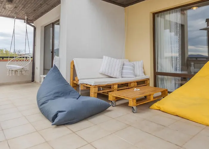 Lovely 3bd Flat With Parking And Sea View By Flаt Manаger Chernomorets