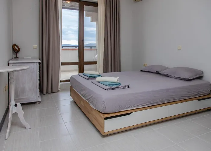 Apartamento Lovely 3bd Flat With Parking And Sea View By Flаt Manаger *