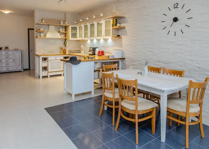 Apartamento Lovely 3bd Flat With Parking And Sea View By Flаt Manаger Chernomorets