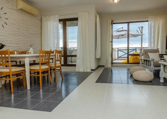 Lovely 3bd Flat With Parking And Sea View By Flаt Manаger * Chernomorets